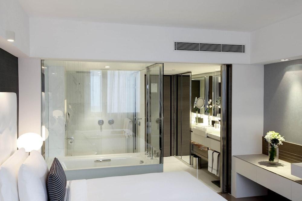 The Mira Hong Kong Hotell Exteriör bild A bathroom in a hotel room