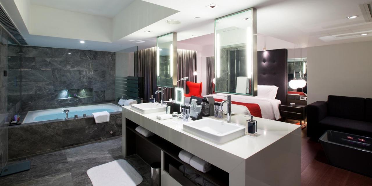 The Mira Hong Kong Hotell Exteriör bild Bathroom