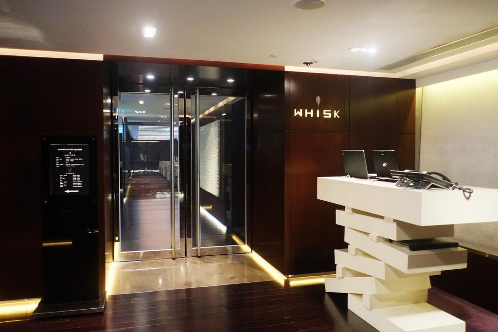 The Mira Hong Kong Hotell Exteriör bild Entrance to the lounge