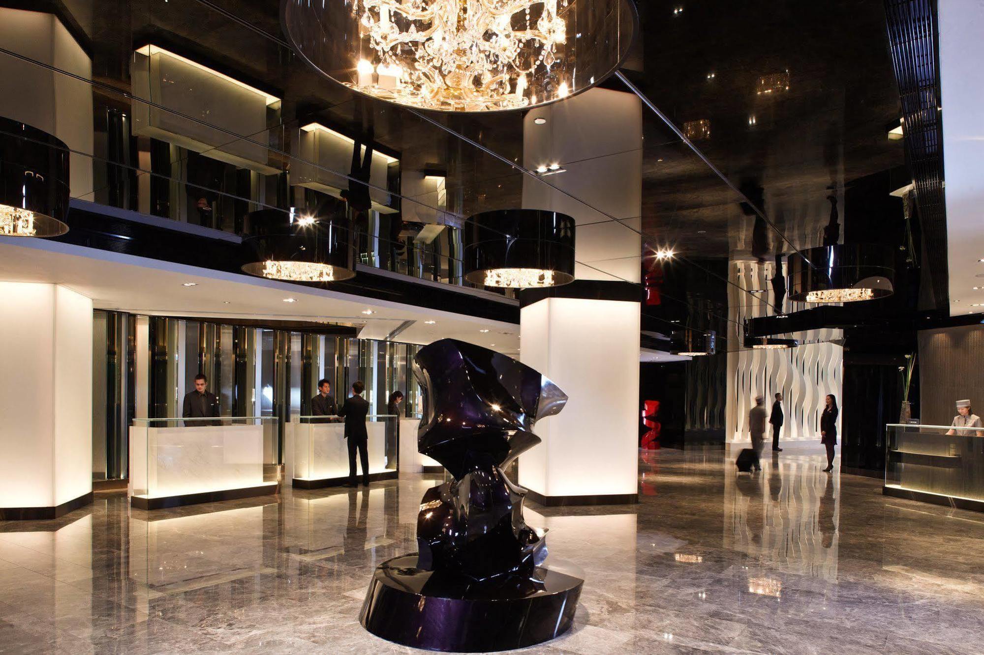 The Mira Hong Kong Hotell Inreriör bild The lobby of the hotel